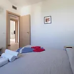 2 Bedroom Front In Марина-ди-Модика