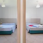 2 Bedroom Front In Марина-ди-Модика