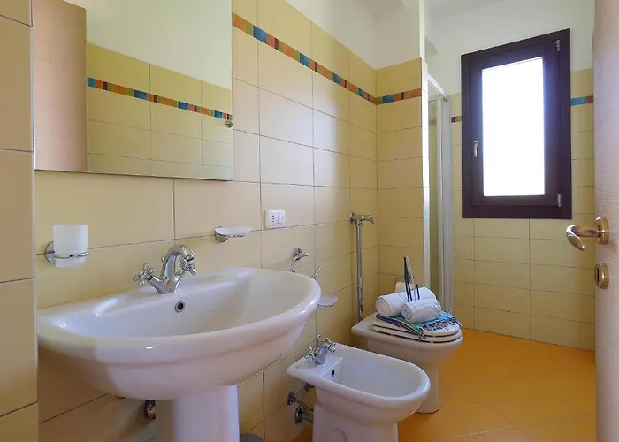 2 Bedroom Front In *